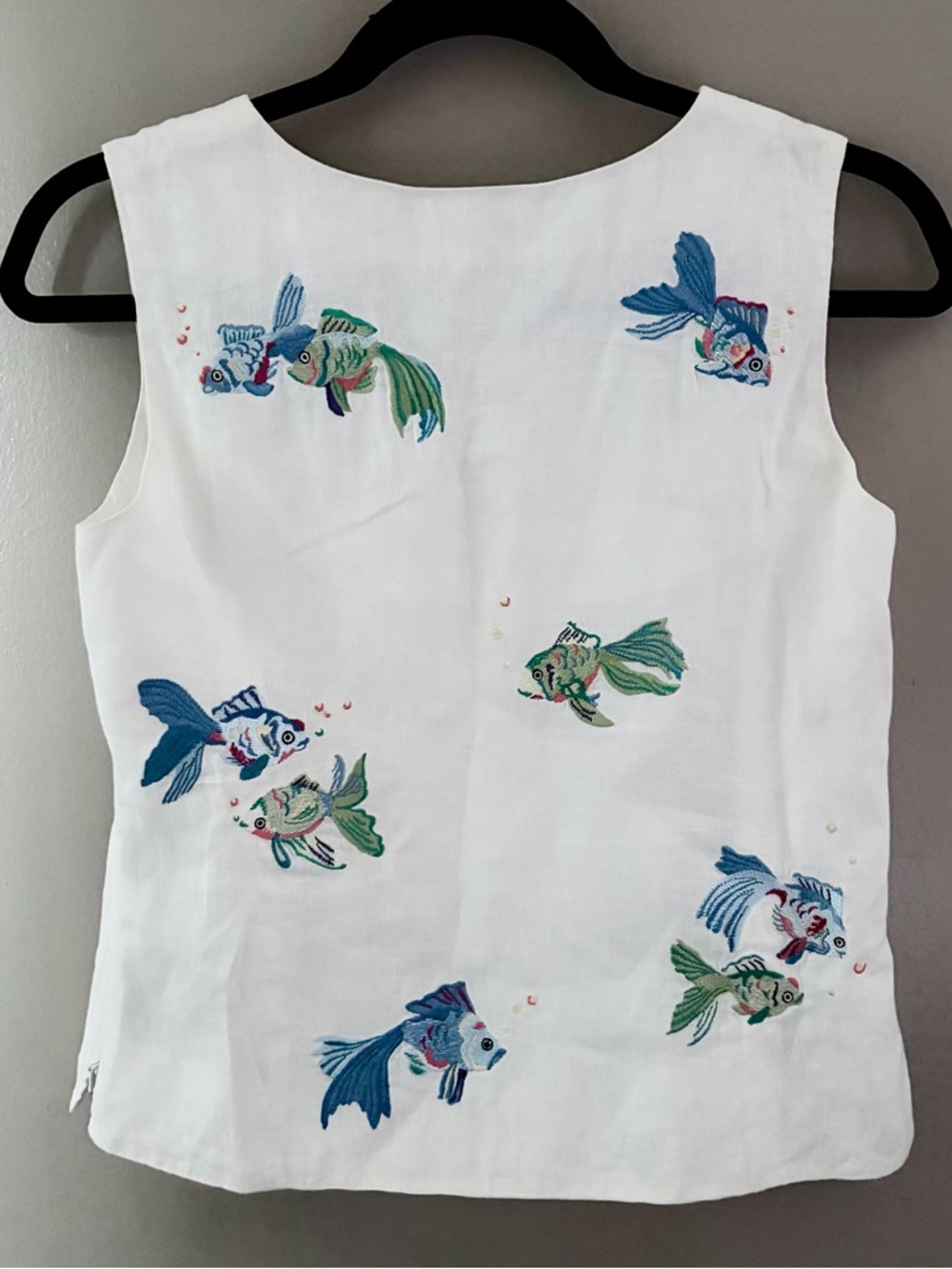 VTG Talbots 100% Irish Linen Nautical Fish Embroidery Tank Top White Petite 6 - Picture 2 of 6